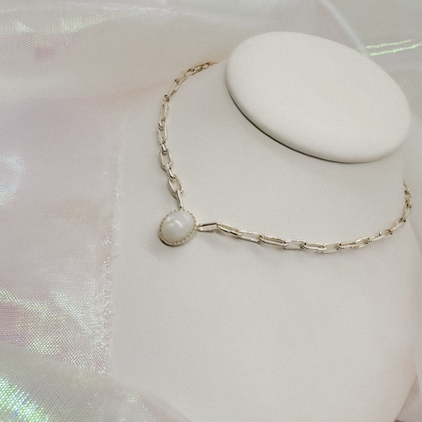 Gwyn Pendant